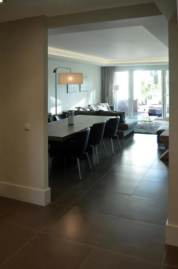 Alcazaba Beach Luxury Apartment02 에스테포나