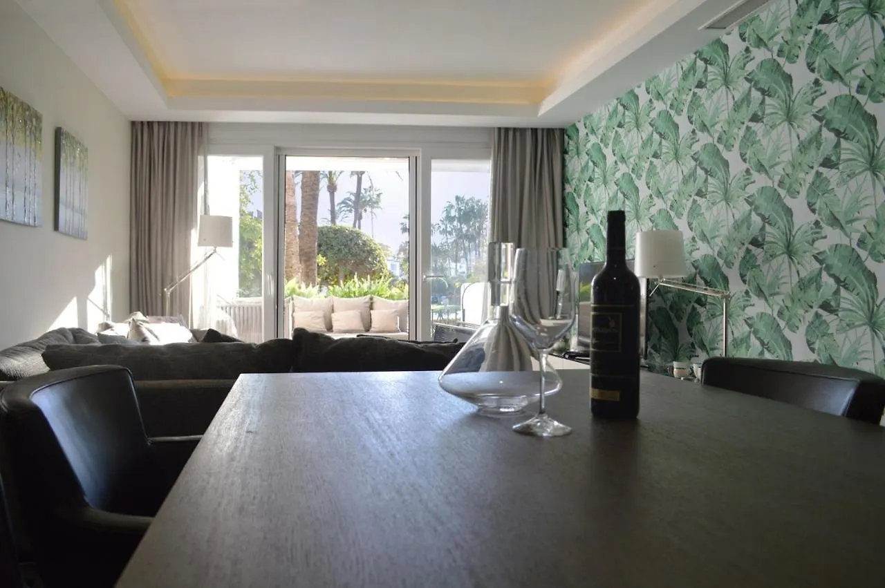 아파트 Alcazaba Beach Luxury Apartment02 에스테포나